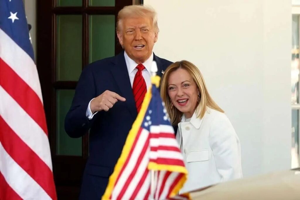 ادعای ترامپ: اگر ایران فرصت داشت، ایتالیا را در دو دقیقه منفجر میکرد ادعای ترامپ: اگر ایران فرصت داشت، ایتالیا را در دو دقیقه منفجر میکرد