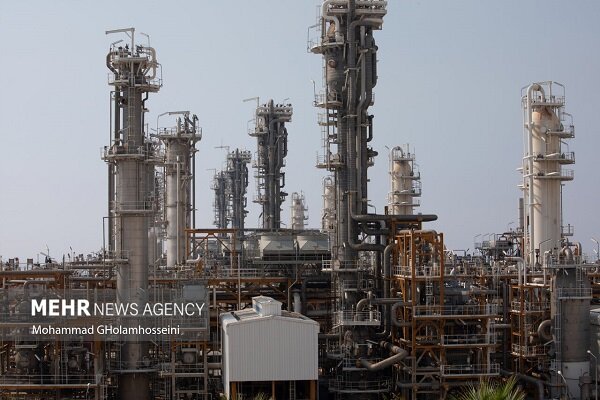 بازگشت تدریجی پتروشیمیها به مدار تولید بازگشت تدریجی پتروشیمیها به مدار تولید