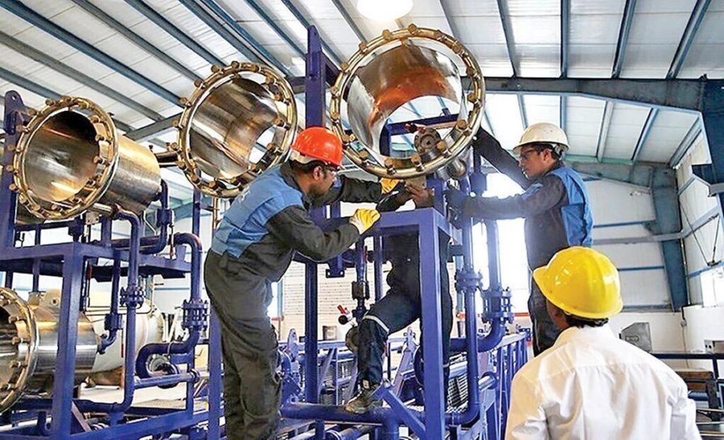 بخش صنعت ایران پس از پایان جنگ در چه مسیری قرار دارد؟ بخش صنعت ایران پس از پایان جنگ در چه مسیری قرار دارد؟