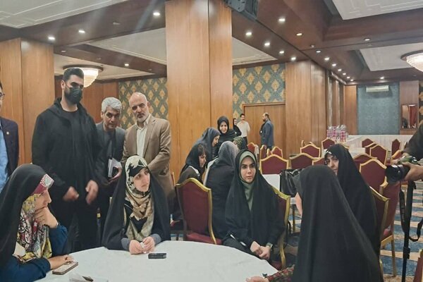 تأکید بهروزآذر بر تداوم خدمترسانی به خانوادههای آسیبدیده در جنگ تأکید بهروزآذر بر تداوم خدمترسانی به خانوادههای آسیبدیده در جنگ