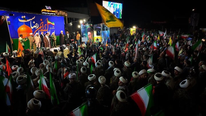 تبعیت از ولیفقیه معیار تصمیمگیری در برابر دشمن است تبعیت از ولیفقیه معیار تصمیمگیری در برابر دشمن است