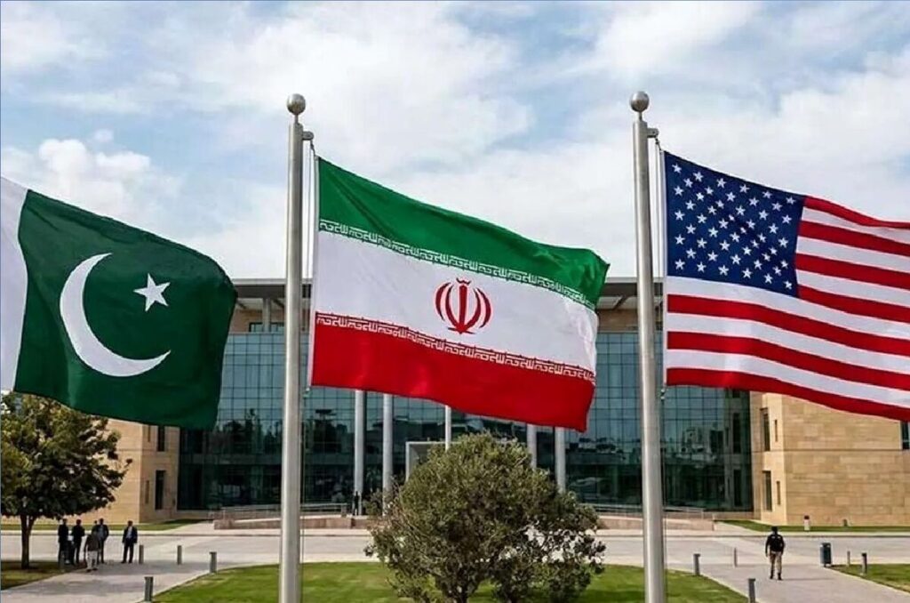 تحرکات جنجالی در اسلام آباد / وزیر کشور پاکستان با سفرای ایران و آمریکا دیدار کرد تحرکات جنجالی در اسلام آباد / وزیر کشور پاکستان با سفرای ایران و آمریکا دیدار کرد