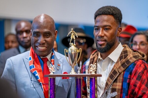 تقدیر از بازیکن استقلال در آمریکا تقدیر از بازیکن استقلال در آمریکا