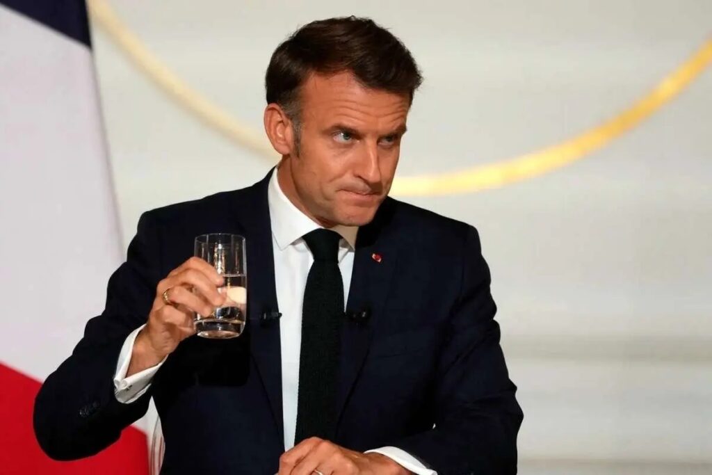 تماس مکرون با پزشکیان و ترامپ برای سرگیری مذاکرات در اسلام آباد تماس مکرون با پزشکیان و ترامپ برای سرگیری مذاکرات در اسلام آباد