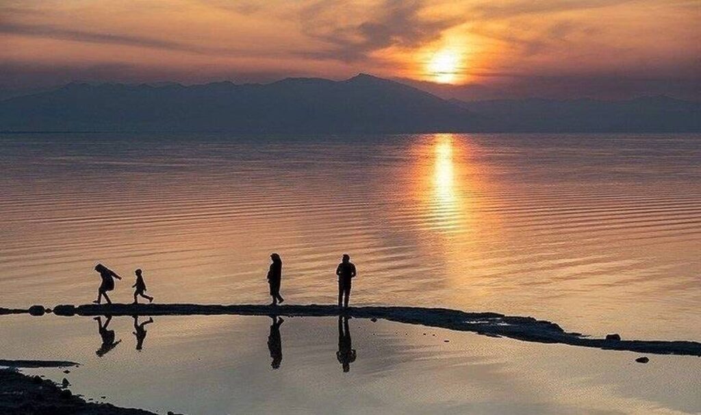 جان گرفتن دوباره دریاچه ارومیه+ عکس جان گرفتن دوباره دریاچه ارومیه+ عکس