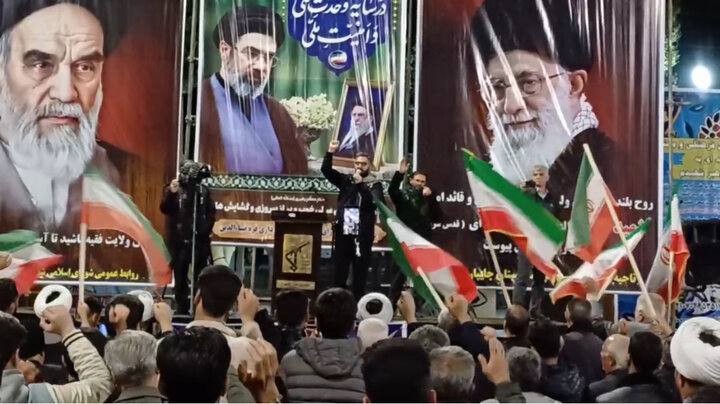 حضور حماسی مردم چایپاره در خیابان حضور حماسی مردم چایپاره در خیابان