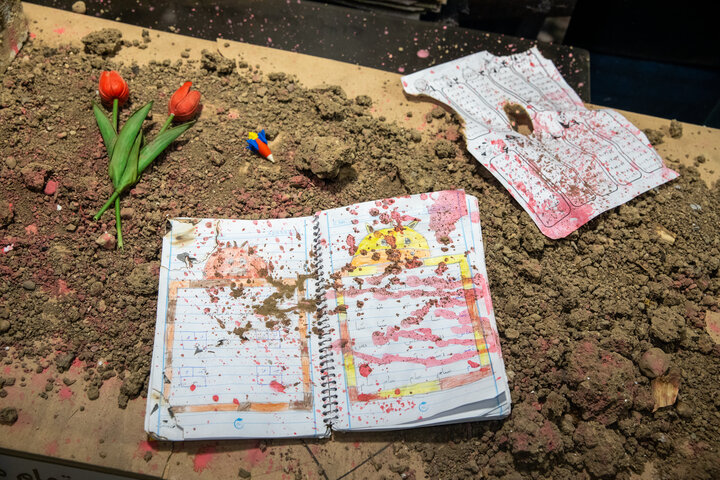 «خط وطن» در برج آزادی برپا شد؛ این خانه به امید زنده است «خط وطن» در برج آزادی برپا شد؛ این خانه به امید زنده است