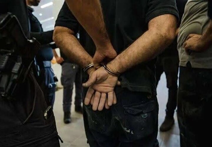 دستگیری متهمان تحت تعقیب در آزادشهر دستگیری متهمان تحت تعقیب در آزادشهر