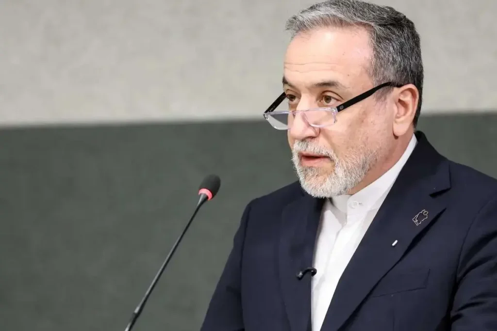 دیدار عراقچی با وزیر خارجه عمان در مسقط + عکس دیدار عراقچی با وزیر خارجه عمان در مسقط + عکس