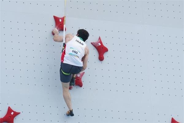 رضا علیپور به مرحله یک هشتم مسابقات سنگنوردی راه یافت رضا علیپور به مرحله یک هشتم مسابقات سنگنوردی راه یافت