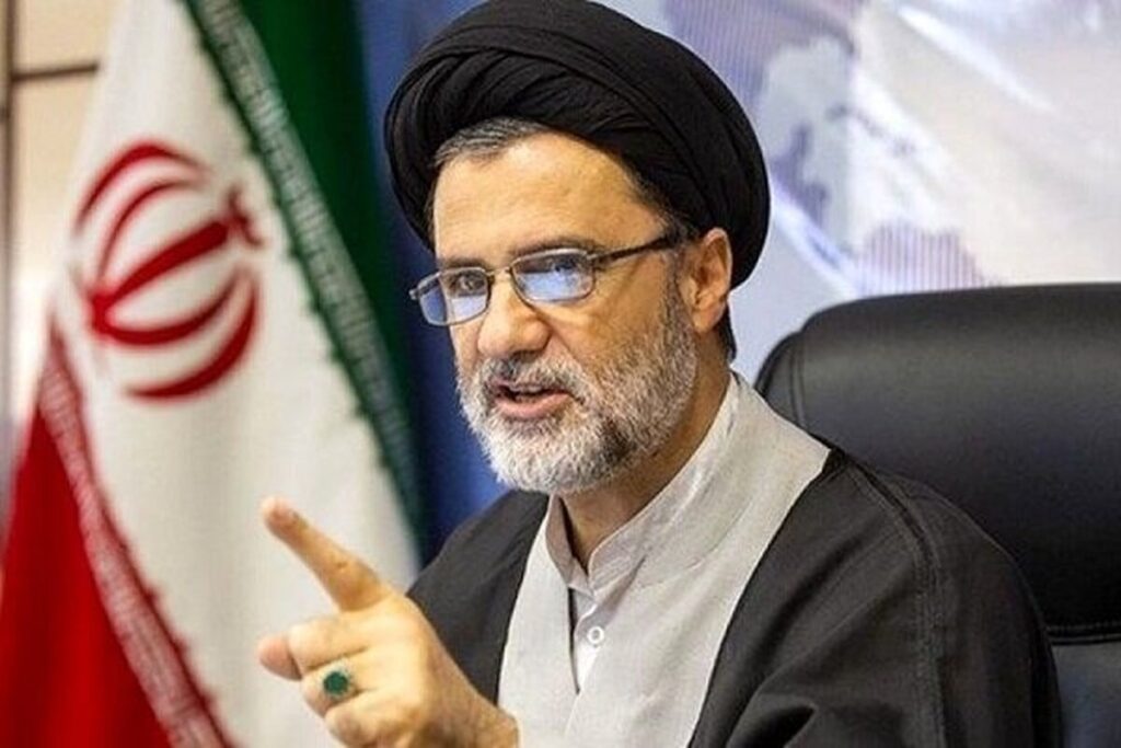 روایت تازه نبویان از عبور کشتیهای تنگه هرمز با اخذ عوارض روایت تازه نبویان از عبور کشتیهای تنگه هرمز با اخذ عوارض