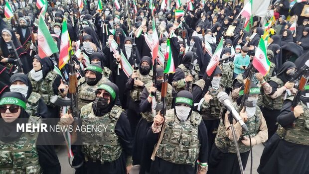 روایت مهر از رژه بانوان گیلانی در رژه «دختران جانفدا» روایت مهر از رژه بانوان گیلانی در رژه «دختران جانفدا»