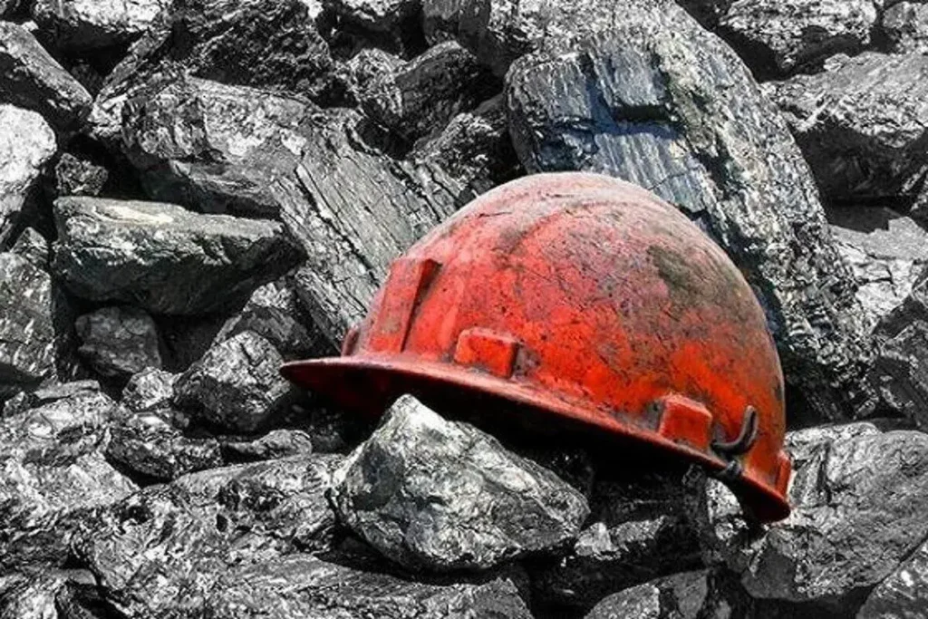 ریزش معدن در طبس / تعداد مجروحان و فوتیها اعلام شد ریزش معدن در طبس / تعداد مجروحان و فوتیها اعلام شد