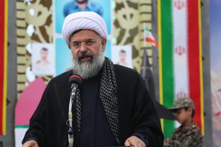 زاهددوست: پرچم متبرک امام رضا (ع) مرهمی بر دلها درسوگ رهبر شهید است زاهددوست: پرچم متبرک امام رضا (ع) مرهمی بر دلها درسوگ رهبر شهید است