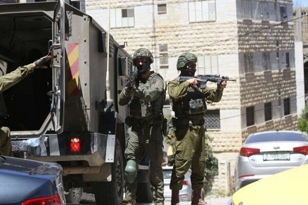 زخمی شدن دو فلسطینی و اسیر شدن یک نفر در جنوب کرانه باختری زخمی شدن دو فلسطینی و اسیر شدن یک نفر در جنوب کرانه باختری