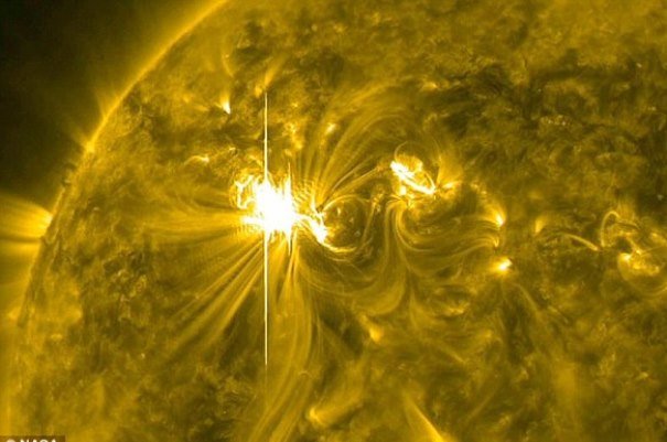 شعلههای خورشیدی امواج رادیویی را قطع کرد شعلههای خورشیدی امواج رادیویی را قطع کرد