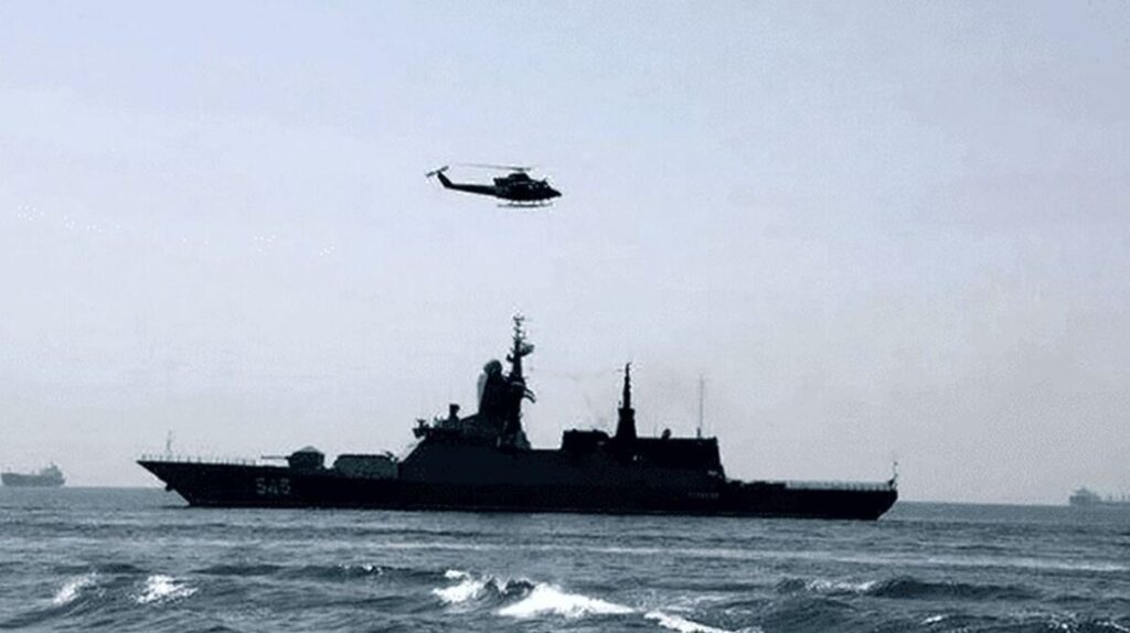 شکست محاصره دریایی آمریکا/ عبور نفتکش غولپیکر ایران از تنگه هرمز شکست محاصره دریایی آمریکا/ عبور نفتکش غولپیکر ایران از تنگه هرمز