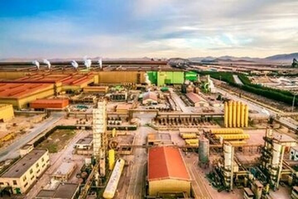 صنایع بزرگ برای بدنه اقتصادی کشور ضعف و شکنندگی ایجاد میکند صنایع بزرگ برای بدنه اقتصادی کشور ضعف و شکنندگی ایجاد میکند