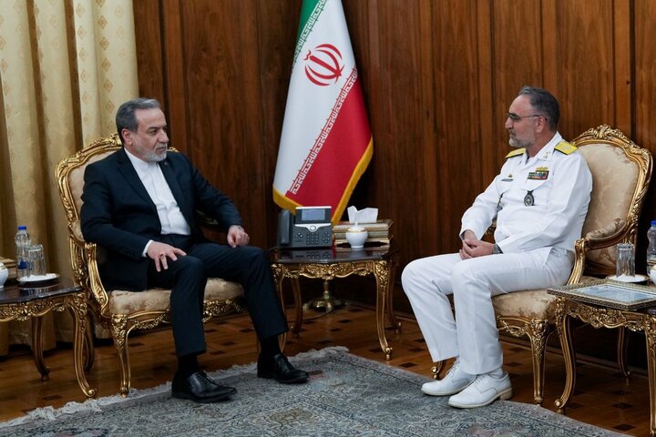 عراقچی: اقتدار رزمندگان پشتوانهای برای صیانت از منافع ملی است عراقچی: اقتدار رزمندگان پشتوانهای برای صیانت از منافع ملی است