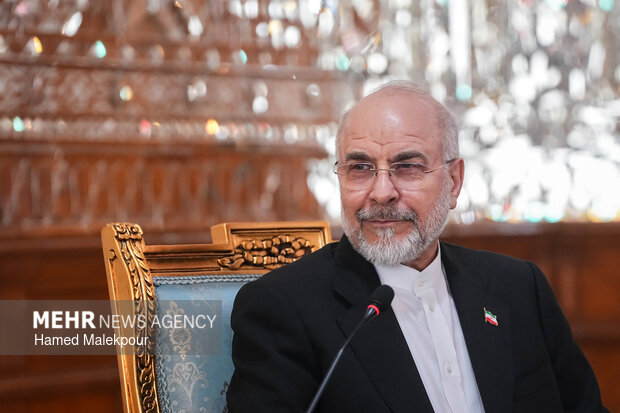 قالیباف: بازگشایی تنگه هرمز با نقض فاحش آتشبس ممکن نیست قالیباف: بازگشایی تنگه هرمز با نقض فاحش آتشبس ممکن نیست