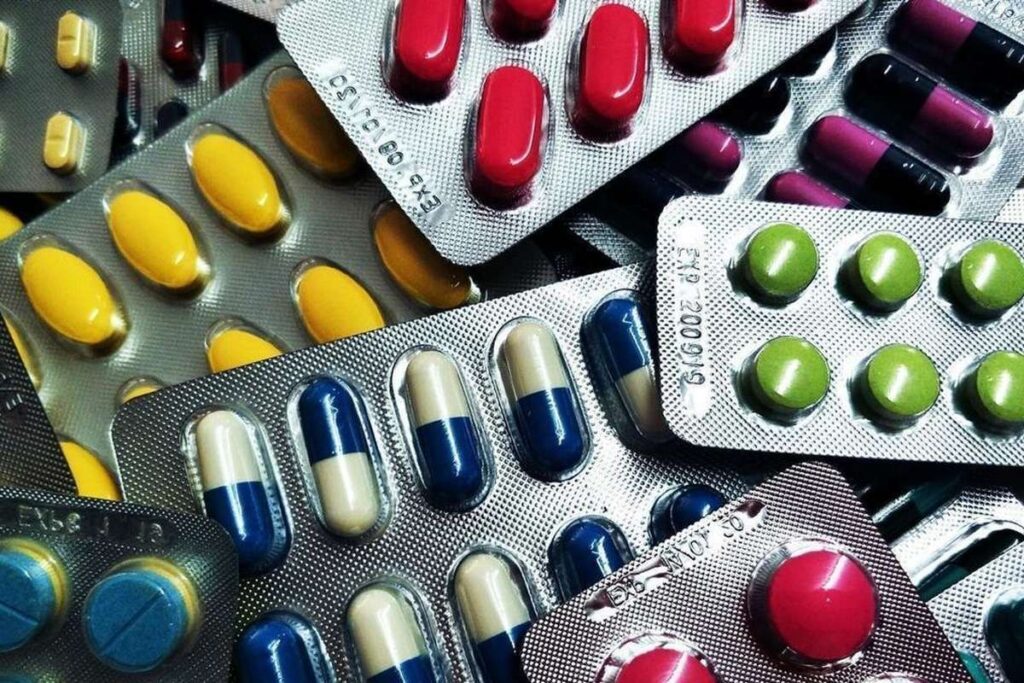 لیست داروهای ممنوعه در سفر حج تمتع/ زائران بخوانند لیست داروهای ممنوعه در سفر حج تمتع/ زائران بخوانند