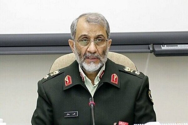 ماهیگیران و تجار به صورت عادی در رودخانه اروند در حال تردد هستند ماهیگیران و تجار به صورت عادی در رودخانه اروند در حال تردد هستند