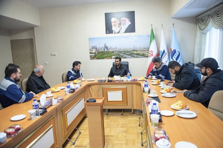 متفکرآزاد: بازسازی پتروشیمی تبریز با اتکا به توان داخلی تسریع شود متفکرآزاد: بازسازی پتروشیمی تبریز با اتکا به توان داخلی تسریع شود