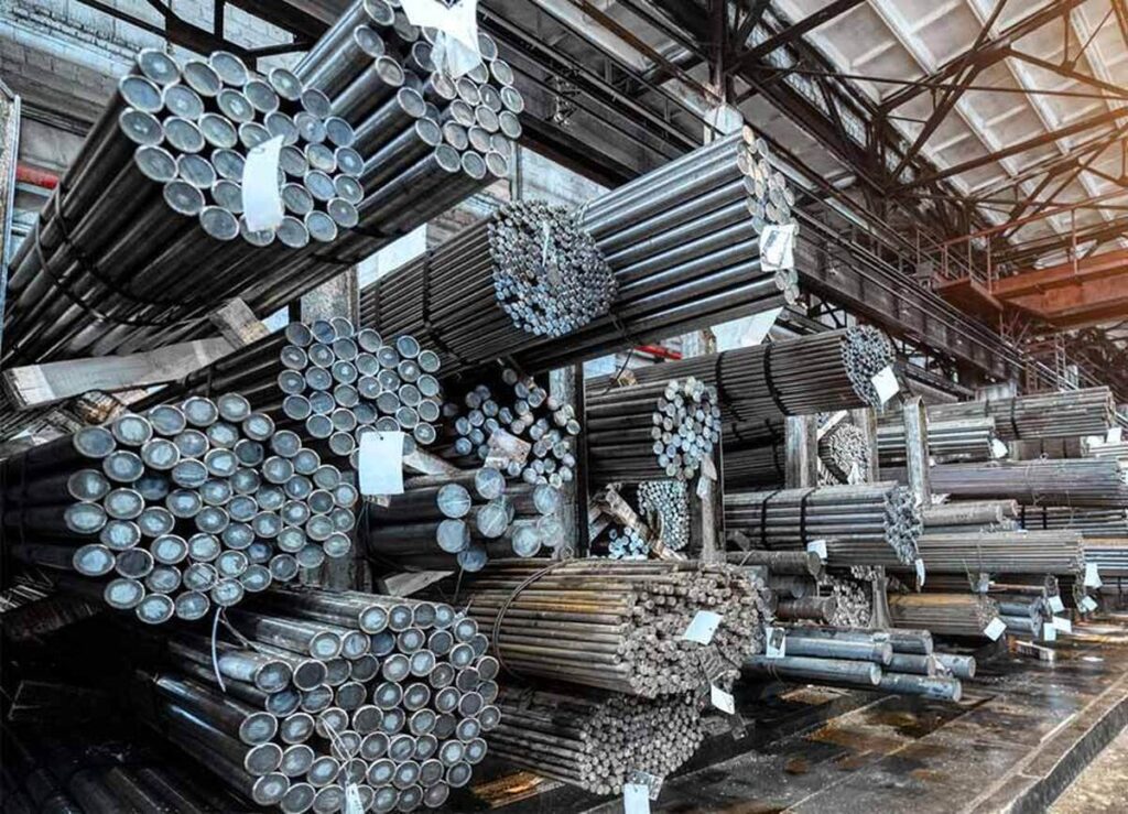 محتکران با اعلام عرضه محصولات فولادی، مجبور به خروج کالاها از انبارها شدند محتکران با اعلام عرضه محصولات فولادی، مجبور به خروج کالاها از انبارها شدند