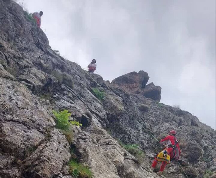 نجات پیرمرد ۷۲ساله در ارتفاعات «خرگوشناب» سلسله نجات پیرمرد ۷۲ساله در ارتفاعات «خرگوشناب» سلسله