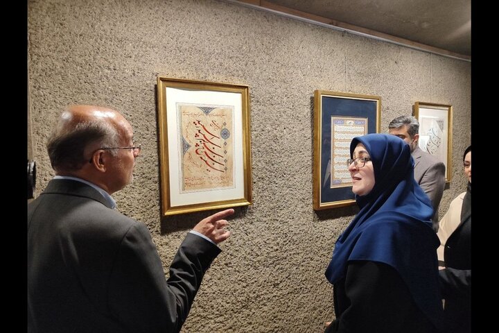 هنر رمز تابآوری است؛ تماشای آثاری که از جان برخاستهاند در «خط وطن» هنر رمز تابآوری است؛ تماشای آثاری که از جان برخاستهاند در «خط وطن»