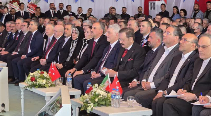 واردات موبایل از گمرکهای بازرگان و ارومیه آزاد شد واردات موبایل از گمرکهای بازرگان و ارومیه آزاد شد