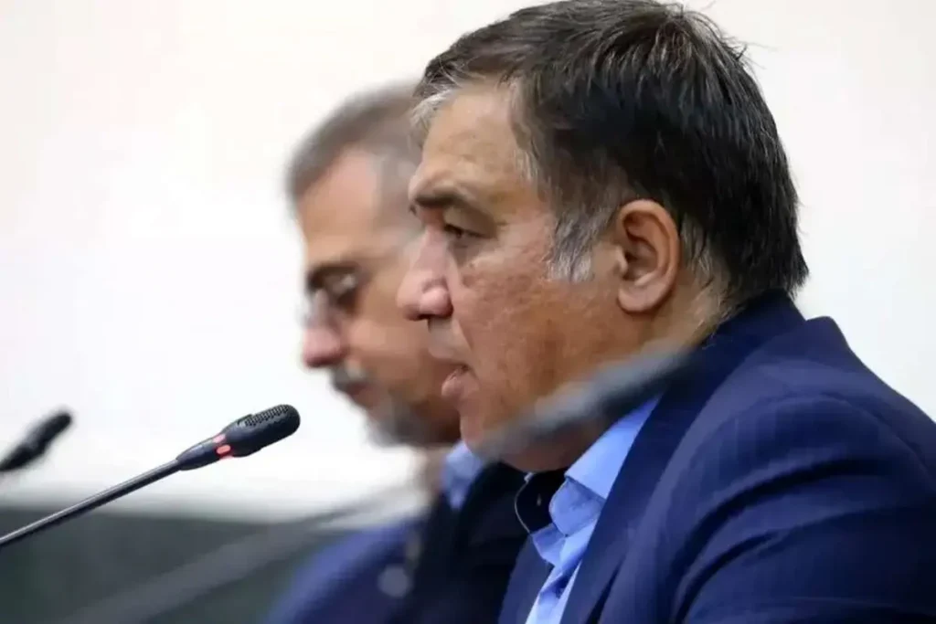 واکنش تاجرنیا به شایعات عدم تیمداری هلدینگ واکنش تاجرنیا به شایعات عدم تیمداری هلدینگ