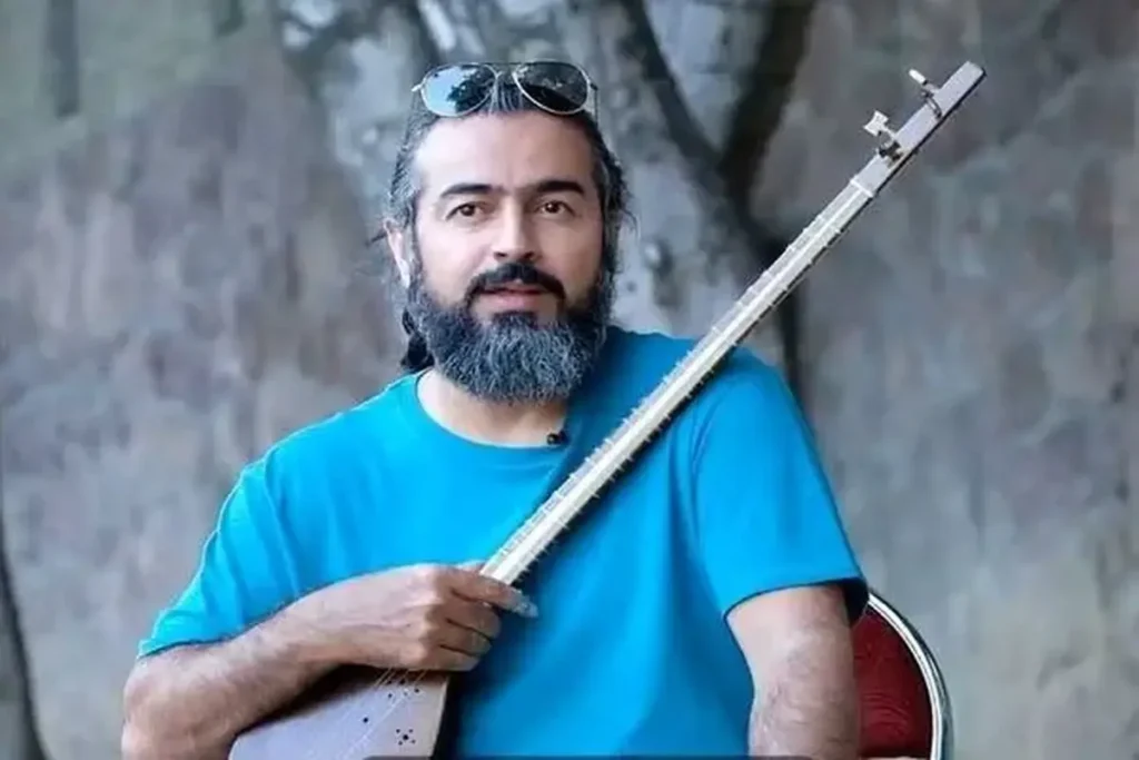 کنایه تند پرواز همای به طرفداران پهلوی+ عکس کنایه تند پرواز همای به طرفداران پهلوی+ عکس