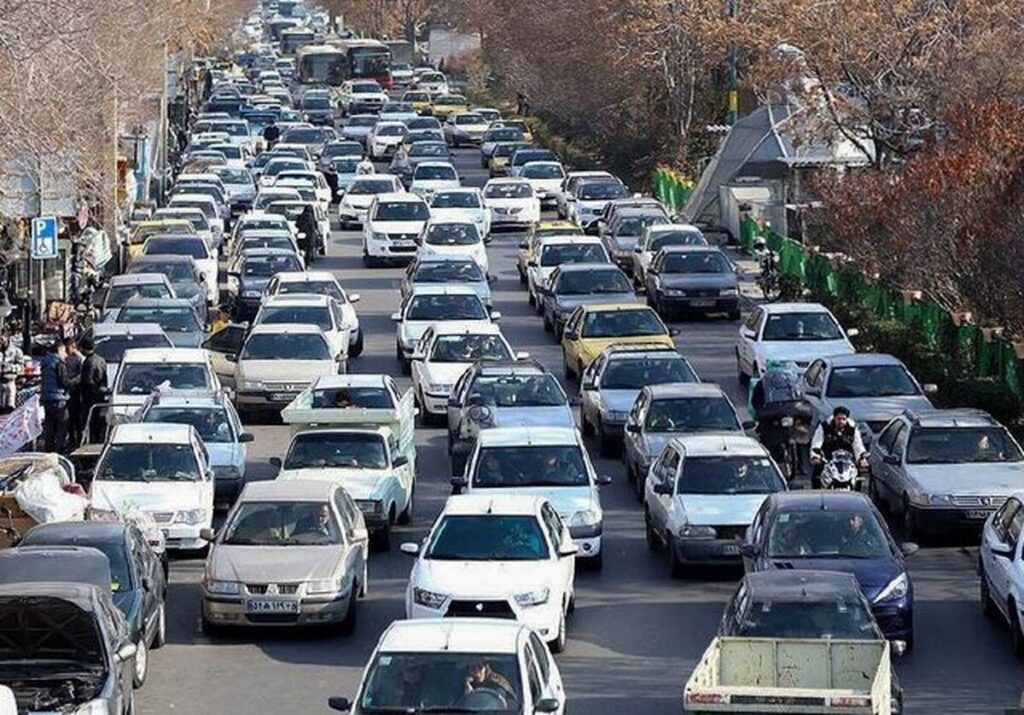 آخرین وضعیت جوی و ترافیکی جادههای کشور / ترافیک سنگین در محورهای ورودی تهران گزارش شد آخرین وضعیت جوی و ترافیکی جادههای کشور / ترافیک سنگین در محورهای ورودی تهران گزارش شد