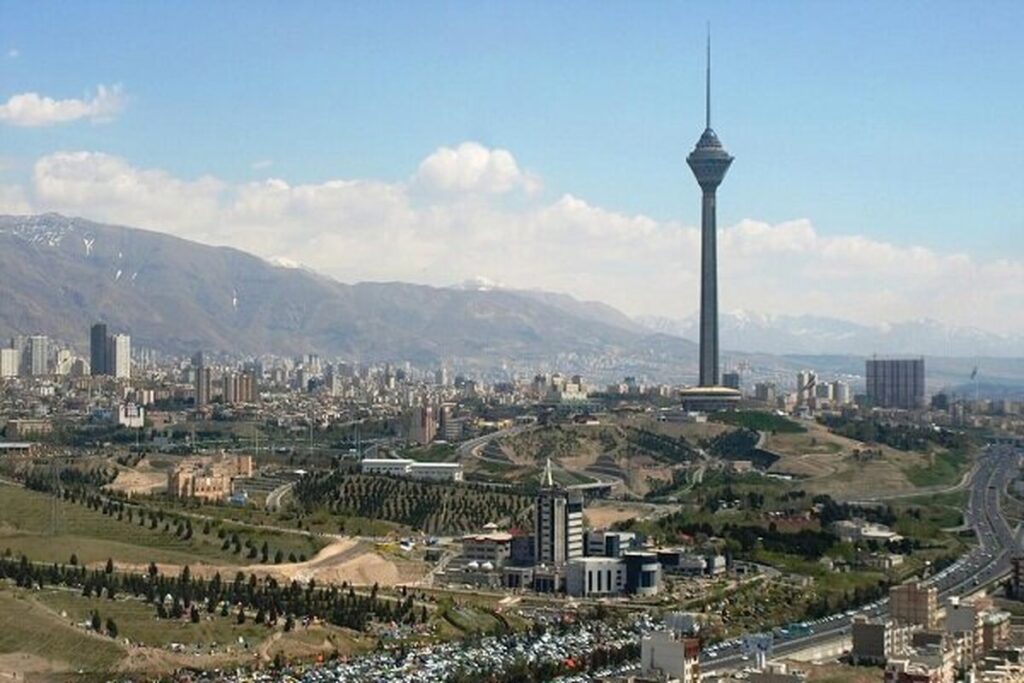آماده باش در تهران/ طوفان، رگبار و کاهش دید در راه است آماده باش در تهران/ طوفان، رگبار و کاهش دید در راه است