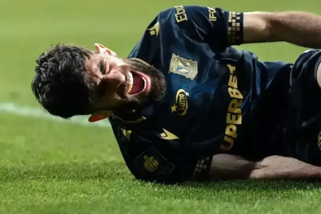اعلام تصمیم نهایی پرسپولیس برای جذب علی قلی زاده اعلام تصمیم نهایی پرسپولیس برای جذب علی قلی زاده
