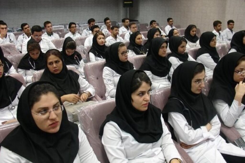 امتحانات پایان ترم این دسته از دانشجویان حضوری برگزار میشود امتحانات پایان ترم این دسته از دانشجویان حضوری برگزار میشود