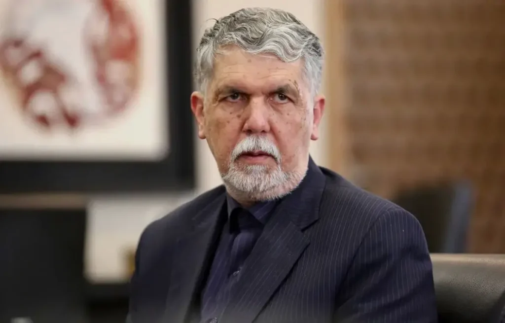 بازدید وزیر فرهنگ از مؤسسه کمک به توسعه فرهنگ و هنر بازدید وزیر فرهنگ از مؤسسه کمک به توسعه فرهنگ و هنر