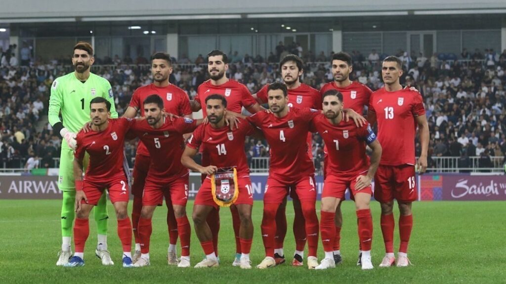 بدرقه تیم ملی فوتبال ایران در میدان انقلاب بدرقه تیم ملی فوتبال ایران در میدان انقلاب