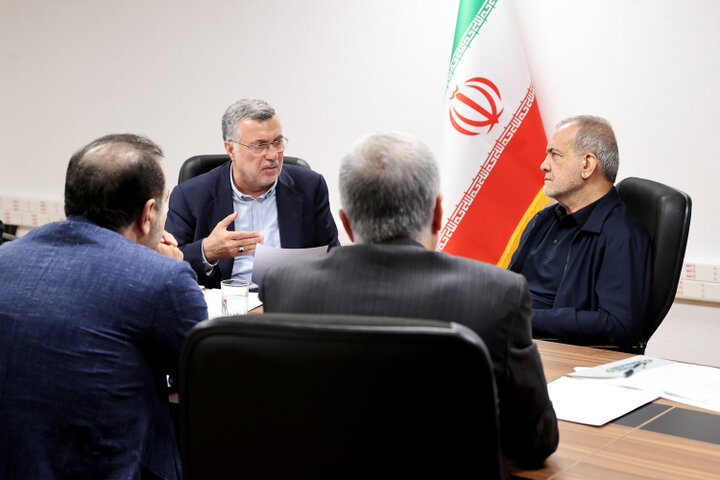 برگزاری جلسه بررسی برنامههای تأمین دارو و تجهیزات پزشکی در سال 1405 برگزاری جلسه بررسی برنامههای تأمین دارو و تجهیزات پزشکی در سال 1405