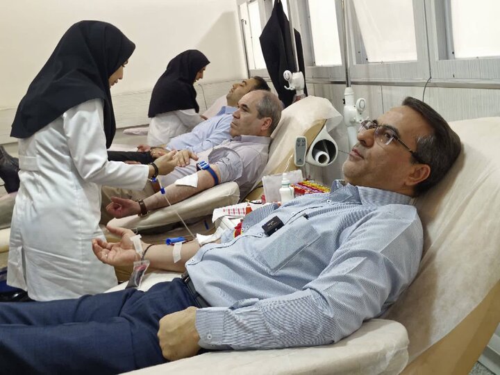 تاکید معاون رئیسجمهور بر نقش حیاتی سازمان انتقال خون تاکید معاون رئیسجمهور بر نقش حیاتی سازمان انتقال خون