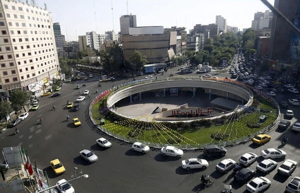 تصویر عجیب نیویورک تایمز از میدان ولیعصر تهران خبرساز شد+ عکس تصویر عجیب نیویورک تایمز از میدان ولیعصر تهران خبرساز شد+ عکس
