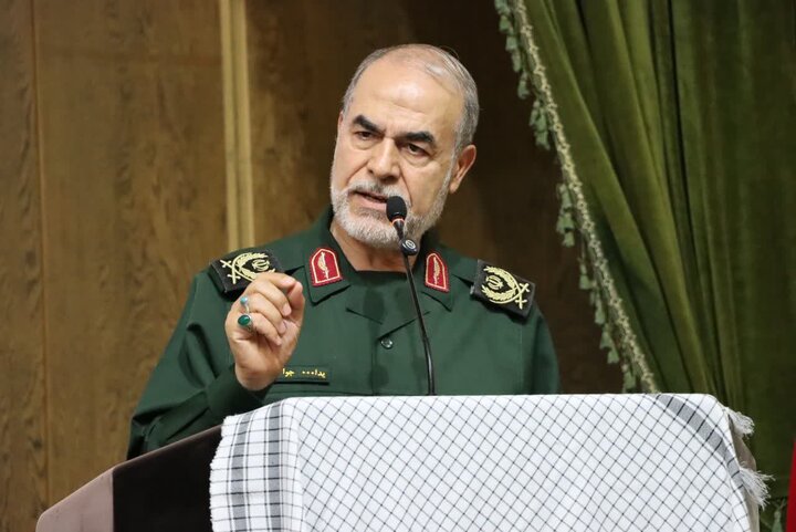 جوانی: ایران با اعمال حاکمیت بر تنگه هرمز متجاوزان را تنبیه میکند جوانی: ایران با اعمال حاکمیت بر تنگه هرمز متجاوزان را تنبیه میکند
