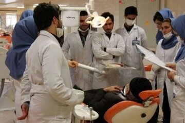 رئیس دانشکده پزشکی دانشگاه علوم پزشکی تهران: امتحانات پایان ترم قطعا «حضوری» برگزار میشود رئیس دانشکده پزشکی دانشگاه علوم پزشکی تهران: امتحانات پایان ترم قطعا «حضوری» برگزار میشود