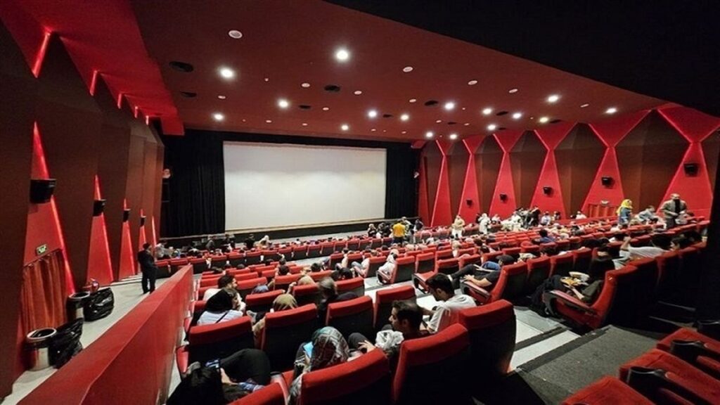 عرضه بلیت نیمبهای سینما دو روز در هفته شد عرضه بلیت نیمبهای سینما دو روز در هفته شد