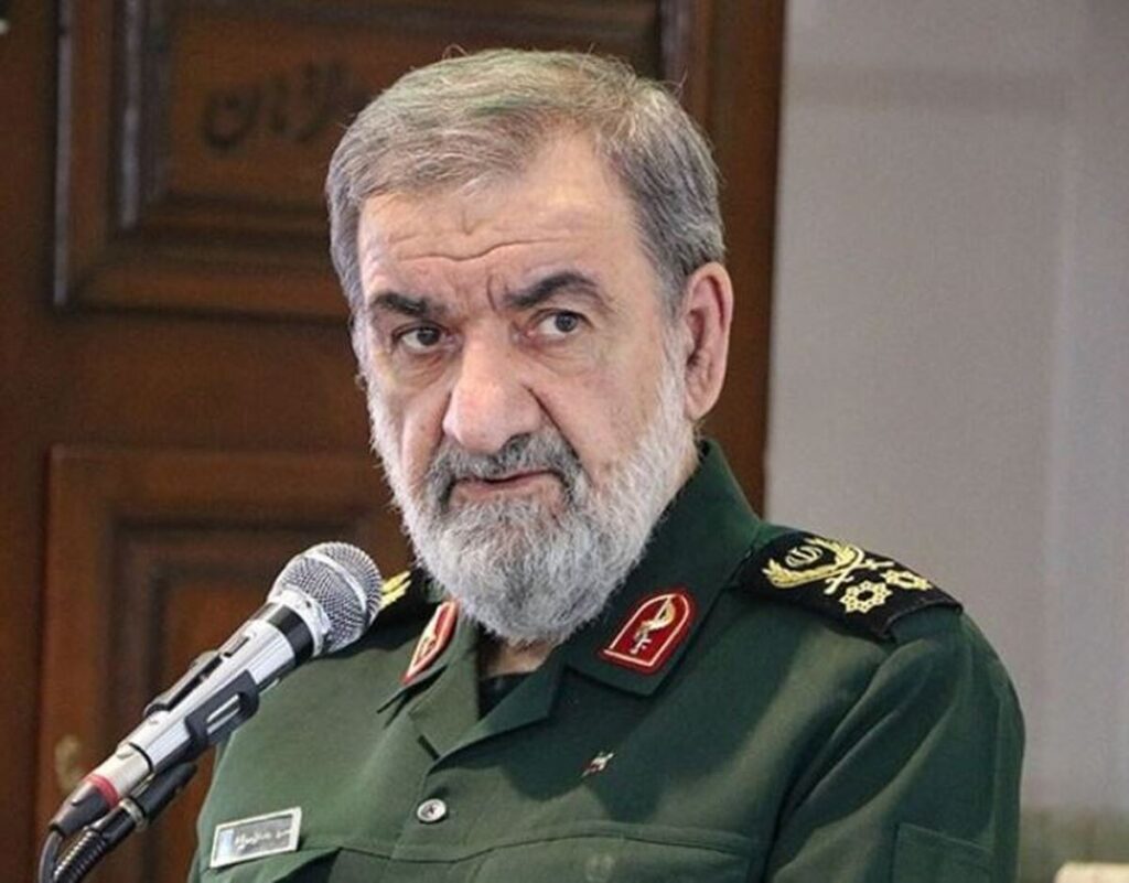 محسن رضایی: اجازه نمیدهیم آمریکا بدون پرداخت هزینه فرار کند محسن رضایی: اجازه نمیدهیم آمریکا بدون پرداخت هزینه فرار کند