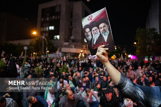 مردمباوری، وحدت و انسجام ملی؛ ستون اصلی بقای انقلاب مردمباوری، وحدت و انسجام ملی؛ ستون اصلی بقای انقلاب