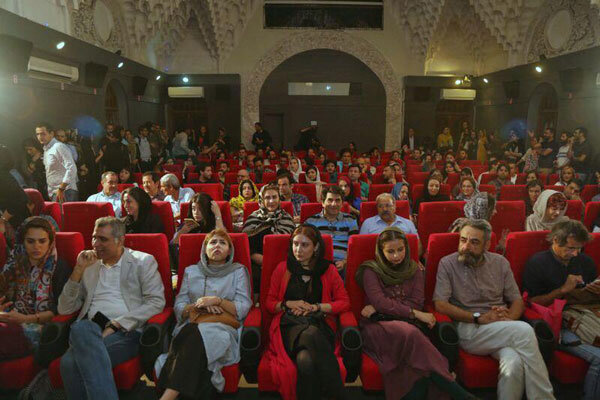 نامه اصناف سینمایی به وزیر ارشاد درباره وضعیت معیشت و بیمه هنرمندان نامه اصناف سینمایی به وزیر ارشاد درباره وضعیت معیشت و بیمه هنرمندان