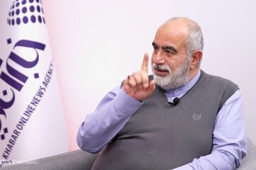 نقد حسامالدین آشنا بر سخنان اخیر جلیلی: تشبیه سکو به سلاح کشور را در بنبست نگه میدارد/هیچ کشور عاقلی کل اینترنت را به دلیل«سلاح بودن» مسدود نمی کند نقد حسامالدین آشنا بر سخنان اخیر جلیلی: تشبیه سکو به سلاح کشور را در بنبست نگه میدارد/هیچ کشور عاقلی کل اینترنت را به دلیل«سلاح بودن» مسدود نمی کند