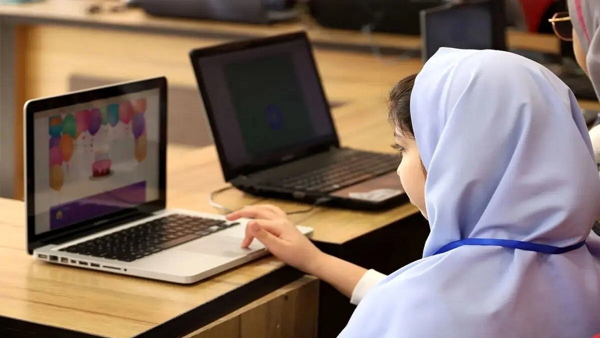 هشدار درباره عادیسازی تعطیلی مدارس؛ ۸۰ درصد آموزش مجازی عملا تعطیل است/ دانشآموز اغلب خواب است/چرا دولت از آموزش غیرحضوری استقبال میکند؟ هشدار درباره عادیسازی تعطیلی مدارس؛ ۸۰ درصد آموزش مجازی عملا تعطیل است/ دانشآموز اغلب خواب است/چرا دولت از آموزش غیرحضوری استقبال میکند؟